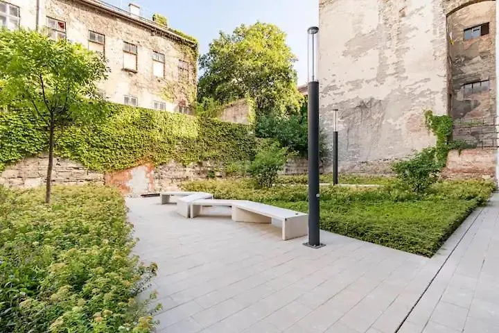 Fun & Comfort Budapest Centre Apartment 0*,
