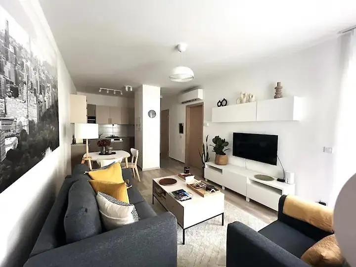 Fun & Comfort Budapest Centre Apartment 0*,